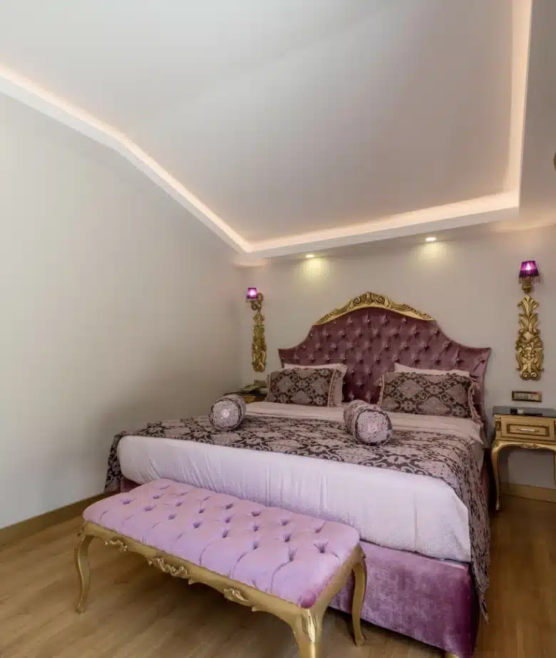 Jakuzili Balayı Odası