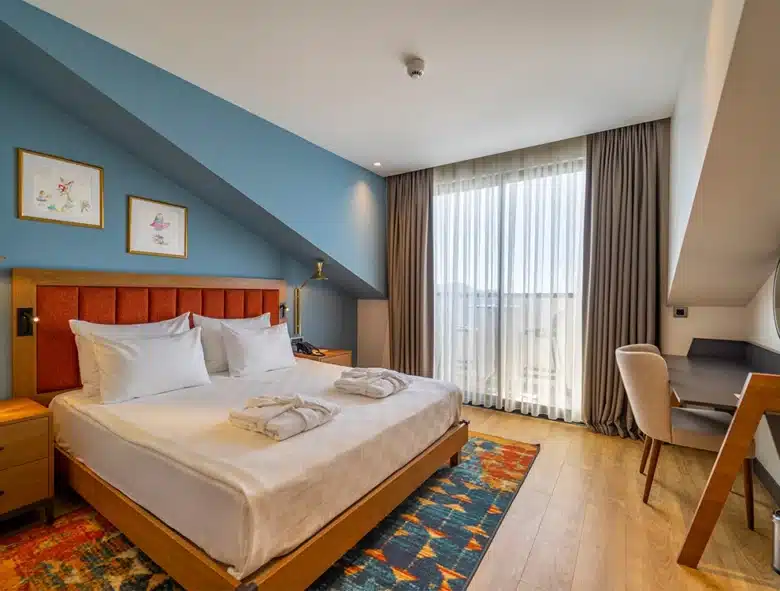 Delüks Çatı Oda Deniz Manzaralı