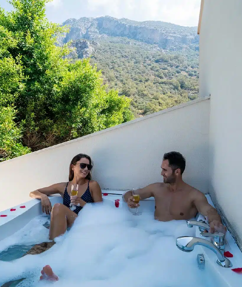 Jakuzili Balayı Odası