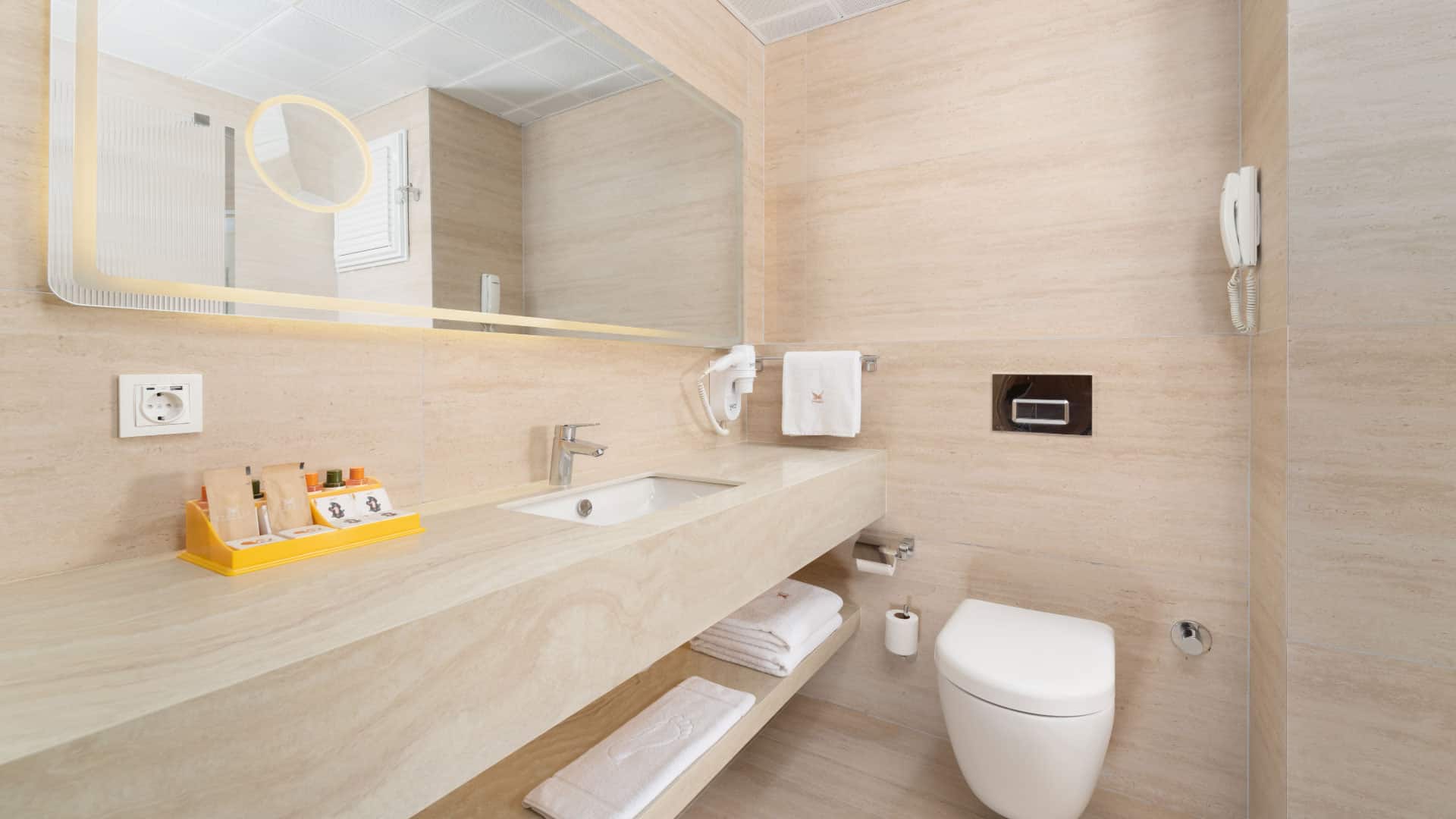 Suncity Room Bathroom