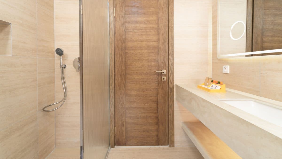 Suncity Room Bathroom