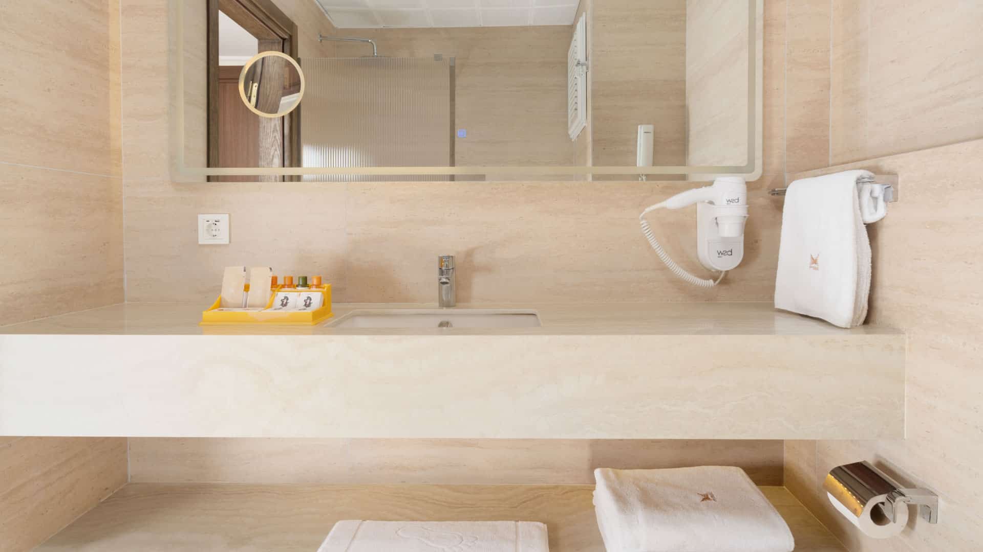 Suncity Room Bathroom